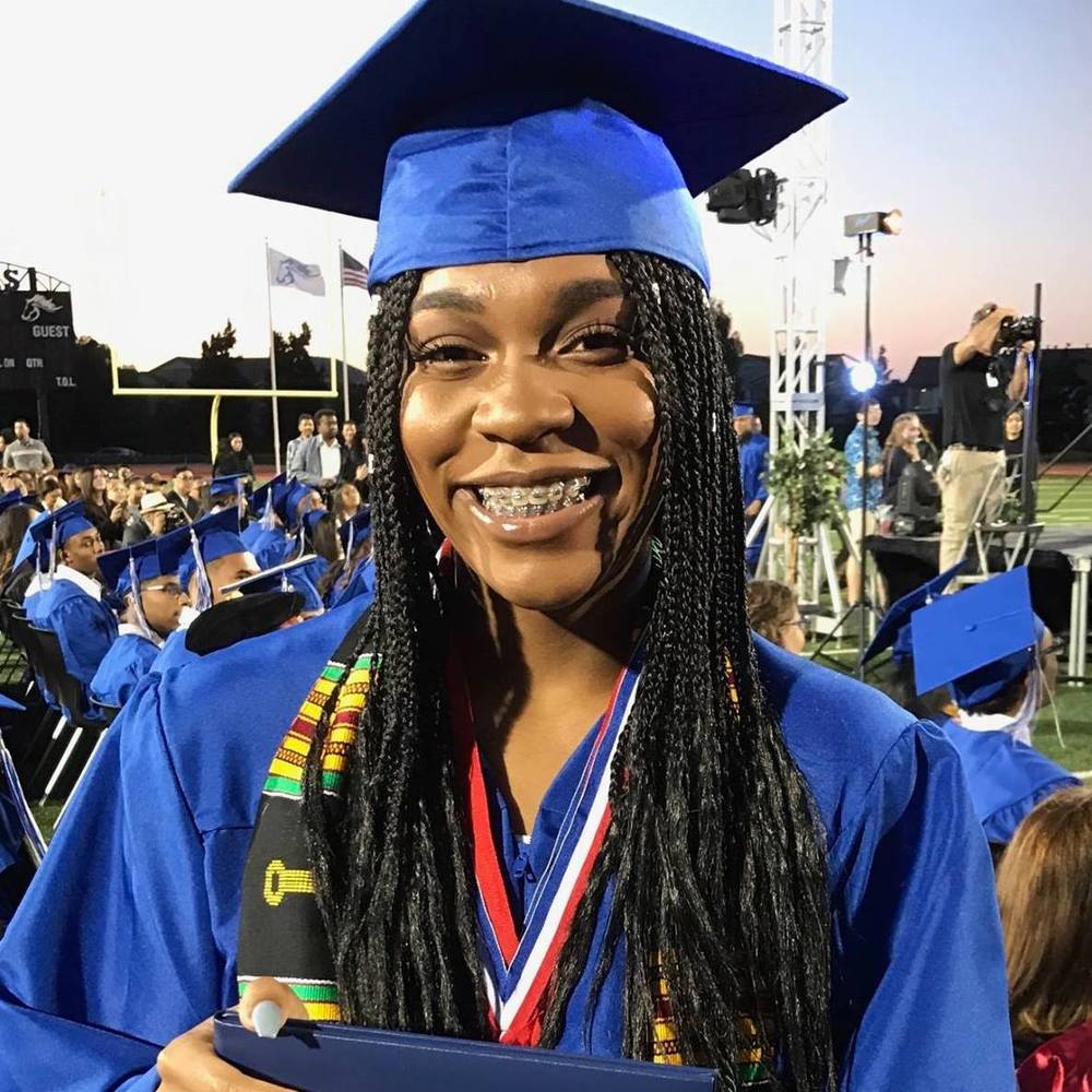 Meet your Posher, Carrie